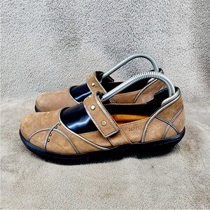Naot Shoes Womens Size EU 41 Brown Suede Mary Jane